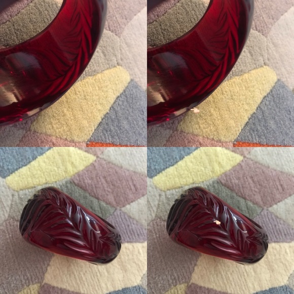 Vintage Transparent Lucite Wide Carved Leaf Bangle - Picture 8 of 16